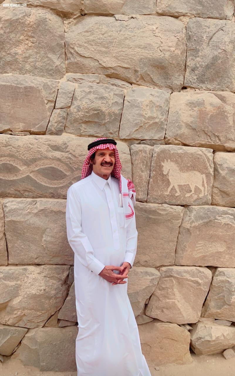 رئيس هيئة الصحفيين السعوديين وجوله سياحية لآثار نجران